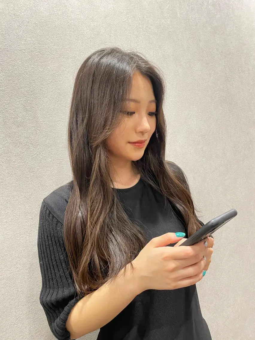 ロング 高評価多数◎ コテ巻きパーマ星明夏のヘアスタイル