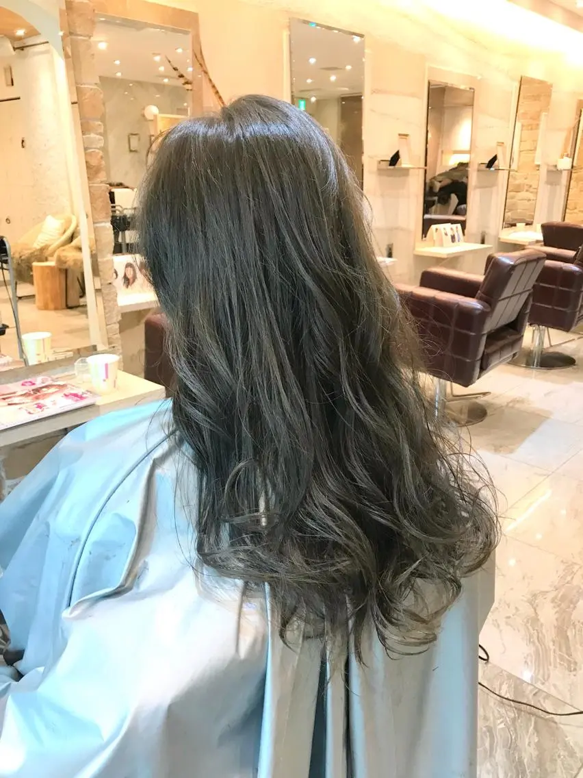 ロング カラー ブリーチ ケアブリーチ グラデーションカラー グレージュ ハイライトカラー 髪質改善・艶髪特化 木村侑平のヘアスタイル