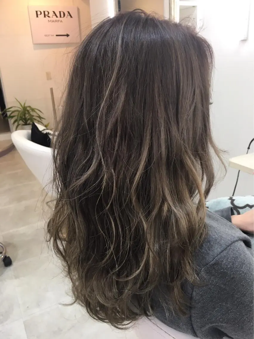 ロング カラー 髪質改善 中川　翔のヘアスタイル