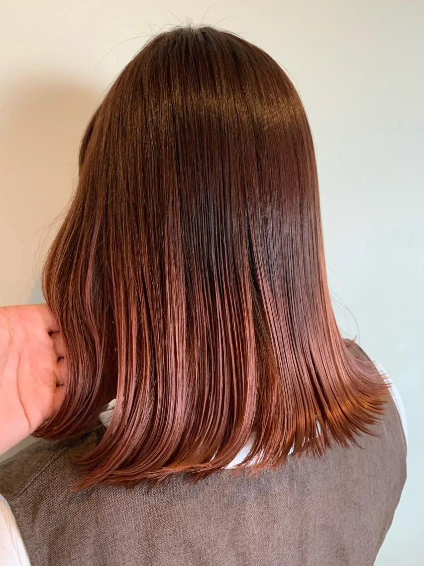 セミロング 柔らかな縮毛矯正 透明感カラー💫のヘアスタイル