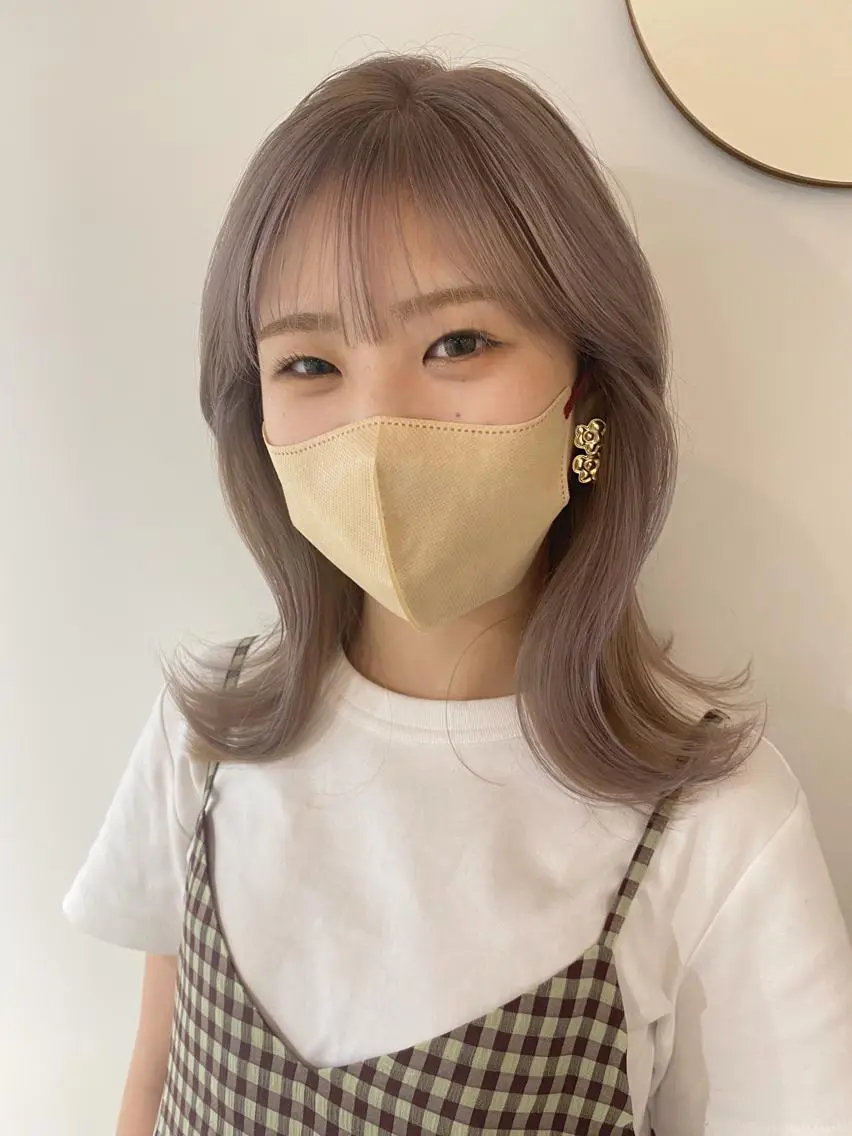 セミロング サトウ ナナのヘアスタイル