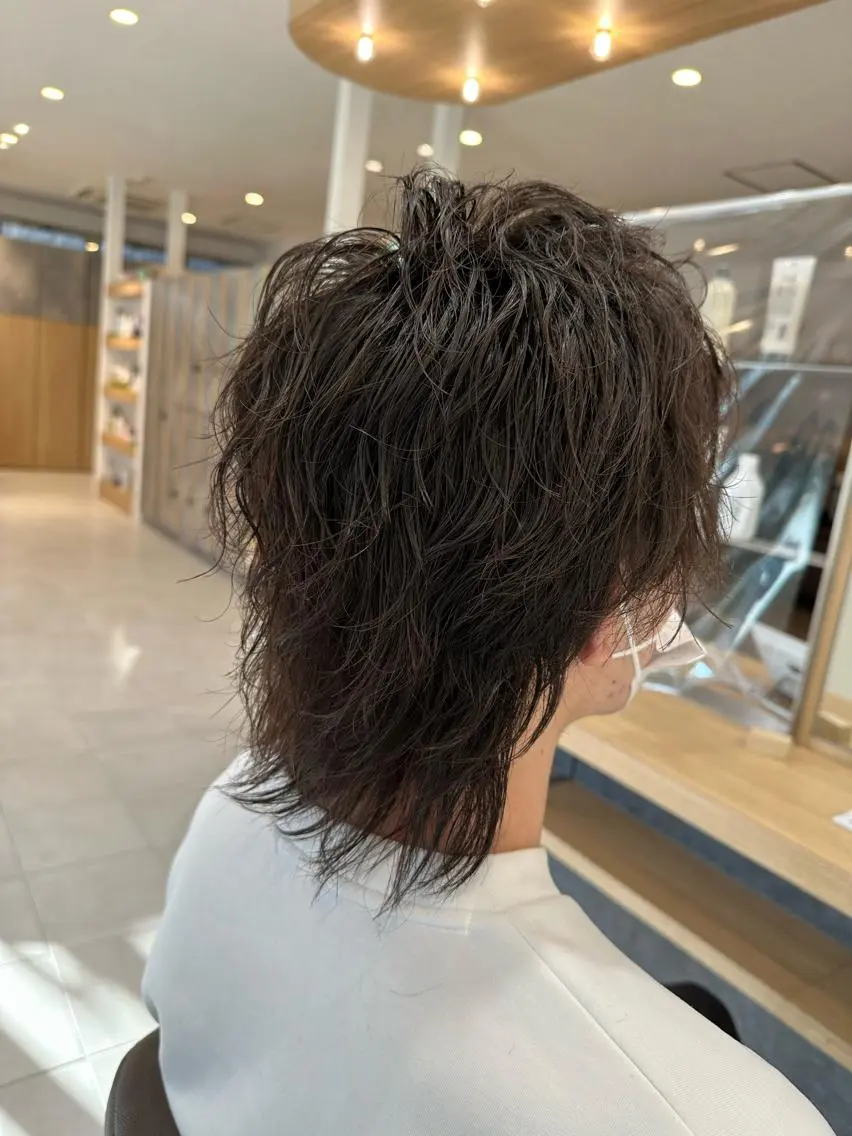 セミロング パーマ メンズ フェードカット メンズパーマ ツイストスパイラルパーマ 波巻きパーマ メンズウルフカット カット パーマ トリートメント ヘッドスパ ヘアセット 💈メンズ特化 美容師サキ💈のヘアスタイル