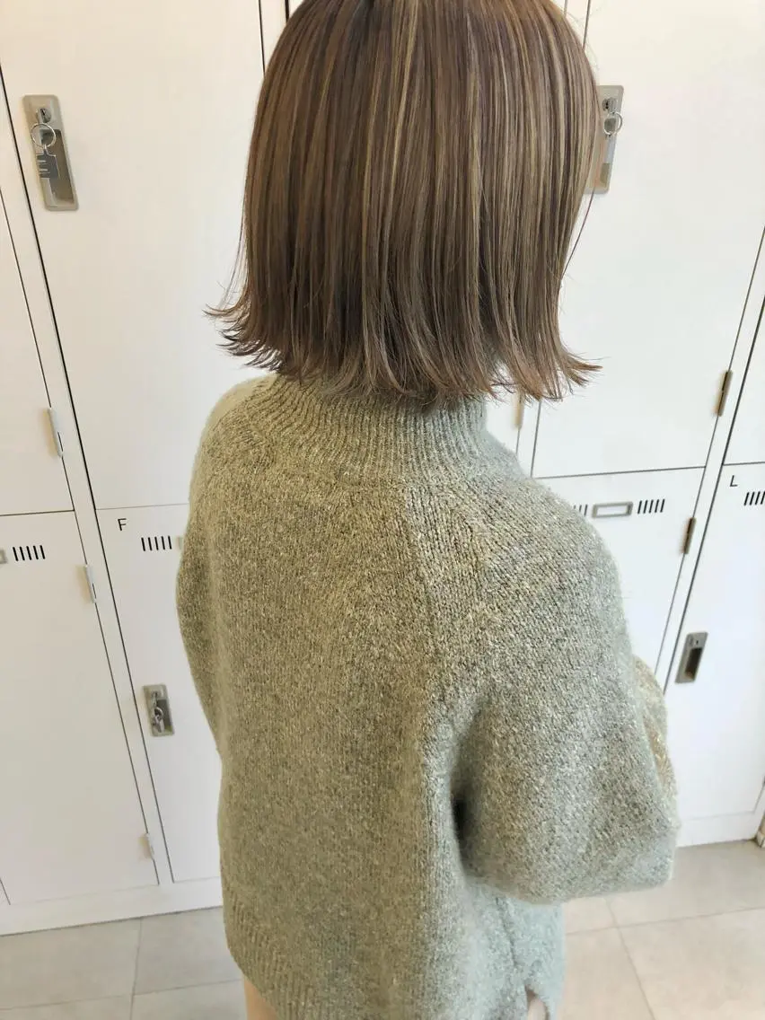 ショート カラー ベージュカラー ハイライトカラー ハイトーンカラー ハイトーンベージュ ハイライト Saori / ボブ /顔周り/カラー🎀のヘアスタイル