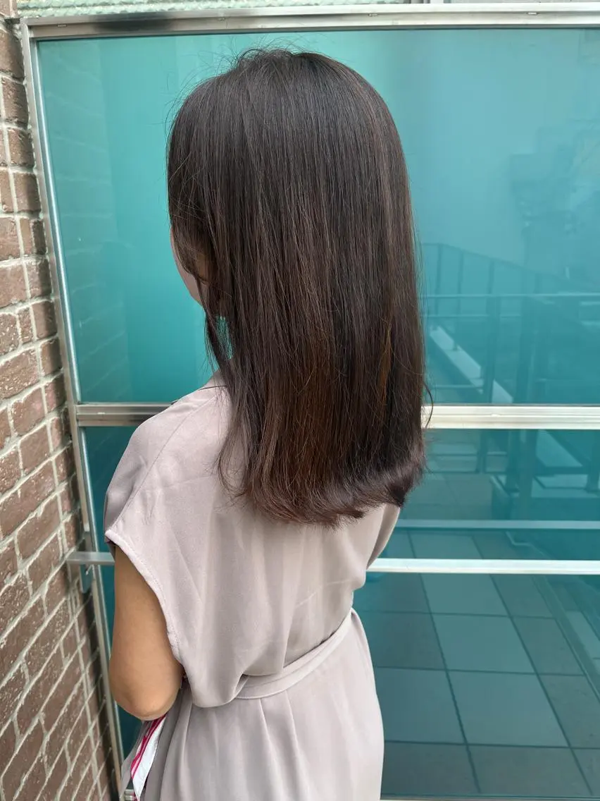 セミロング カラー パーマ ヘアアレンジ メンズ キッズ ネイル マツエク・マツパ アイブロウ メンズパーマ セミロングパーマ ブラウンカラー ケアカラー 透明感カラー 久木原 ゆりのヘアスタイル