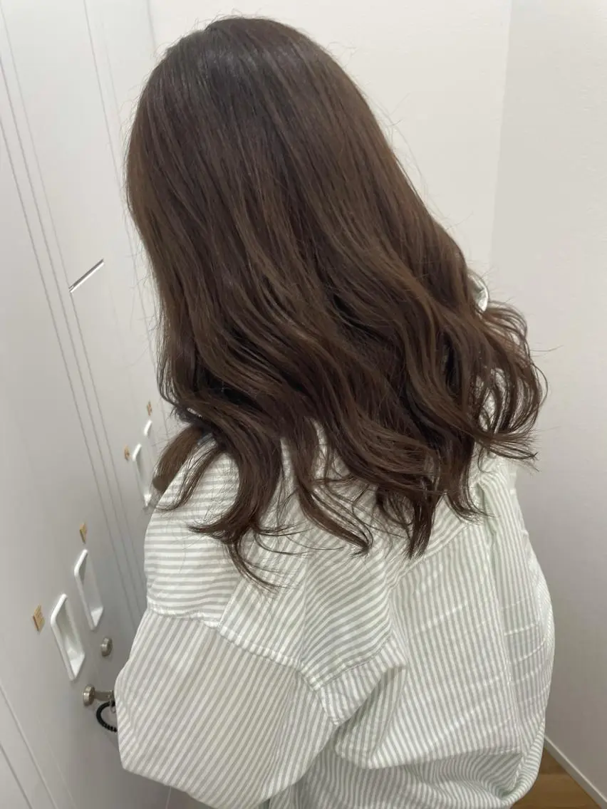 セミロング カラー ヘアカラー 山本 愛永のヘアスタイル
