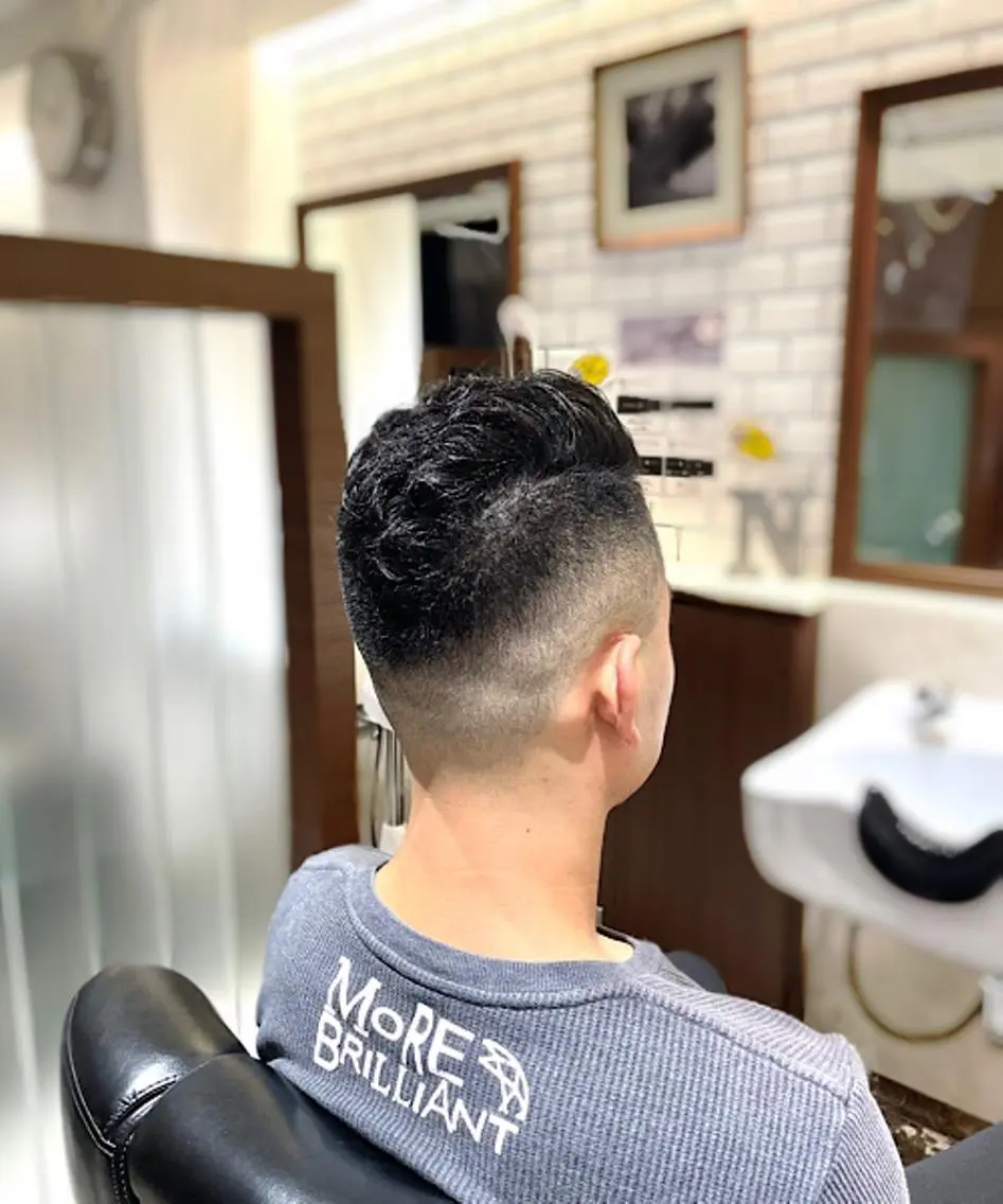 ショート カット 岡崎 隆晟のヘアスタイル