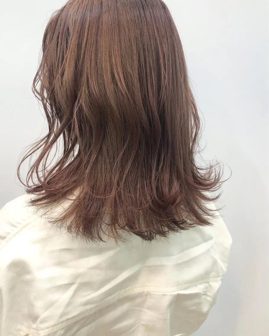 カラー ニシオカ タクヤのヘアスタイル