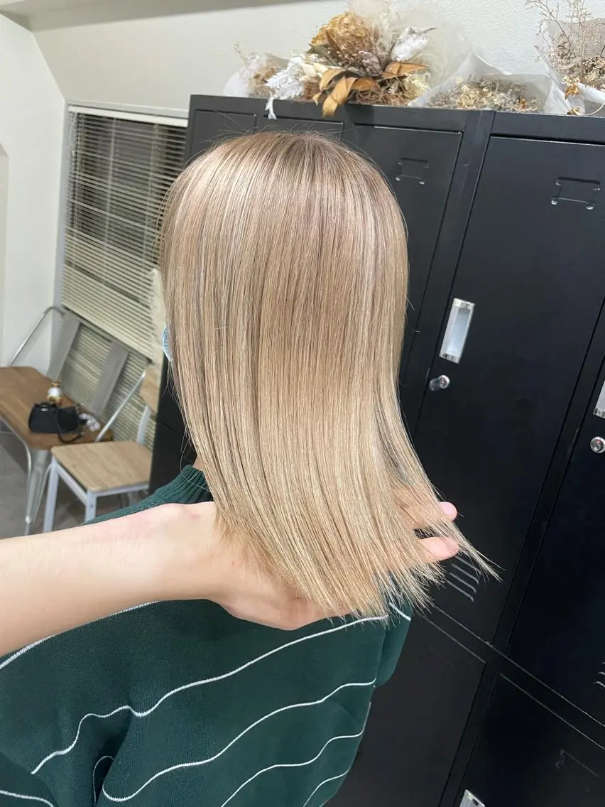 ショート カラー パーマ ヘアアレンジ メンズ キッズ ネイル マツエク・マツパ メンズバレイヤージュ メンズブリーチ メンズハイライト メンズインナーカラー メンズ韓国風 切りっぱなしヘアボブ ミディアムヘアRYOのヘアスタイル