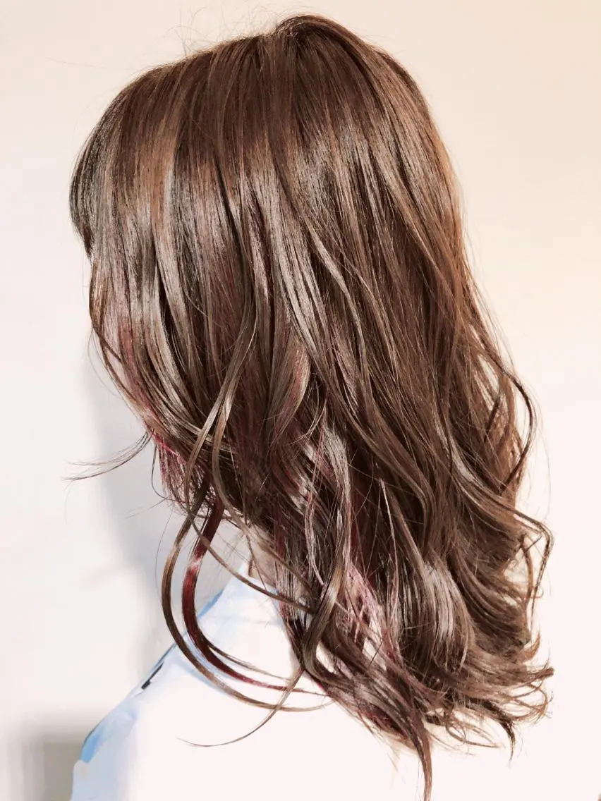 ミディアム カラー ハイライトカラー イルミナカラー ピンクカラー ハイライト 【メンズカット】 澤下瑛一のヘアスタイル