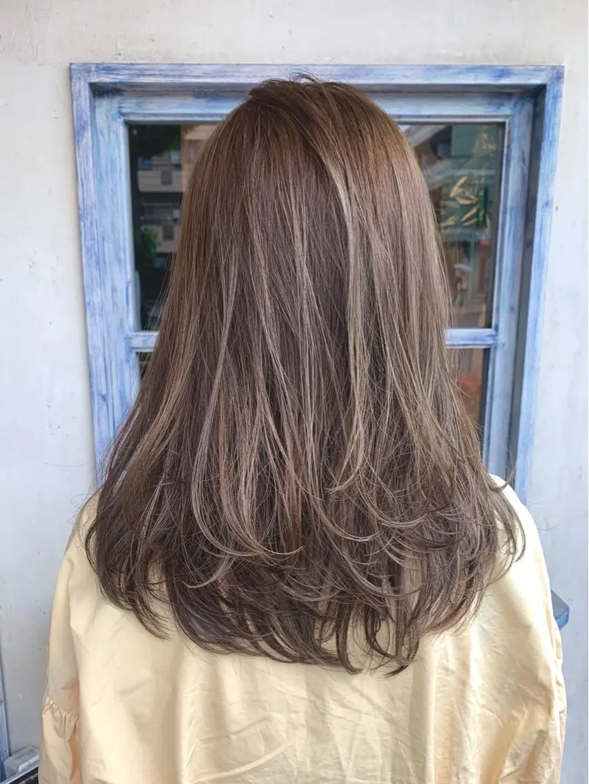 ロング カラー ベージュカラー ハイライトカラー ハイライト レイヤーカット 森 早希絵のヘアスタイル