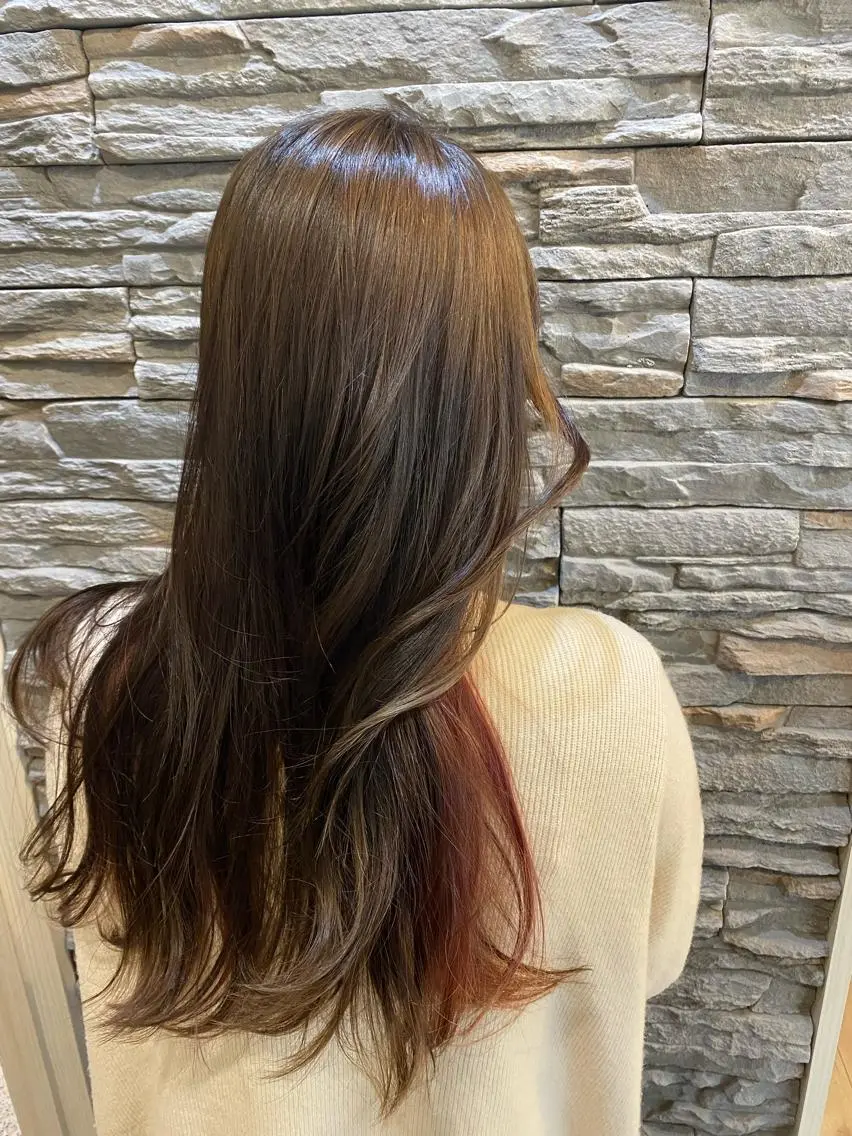 ロング カラー 山浦 貴恵のヘアスタイル