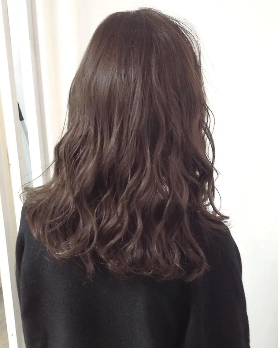 セミロング カラー 榎園 由美のヘアスタイル
