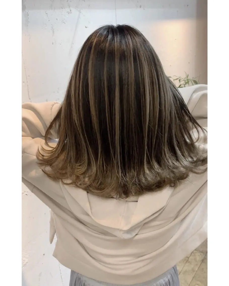 カラー バレイヤージュ ハイライトカラー 石井辰功也 フリーランス美容師のヘアスタイル