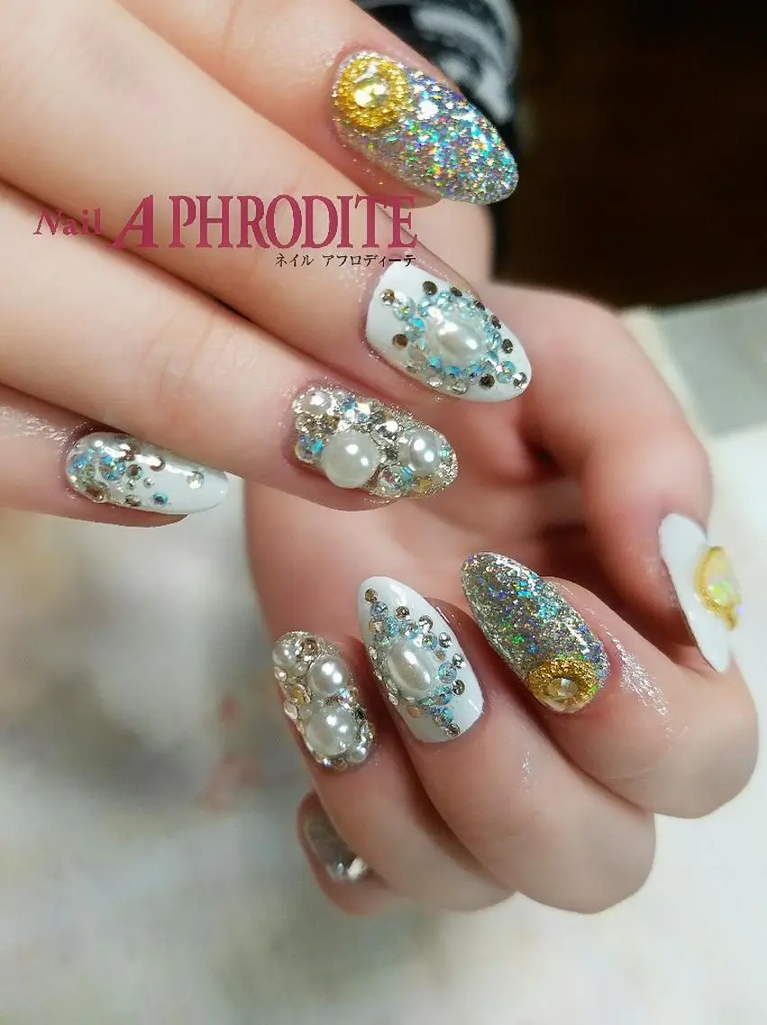 ネイル キラキラネイル Nail Aphroditeのネイルデザイン