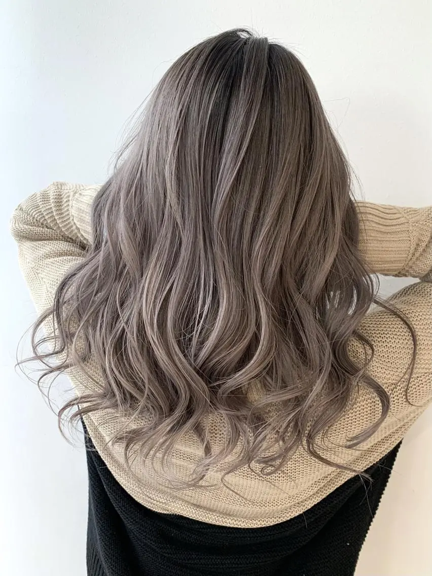 セミロング カラー パーマ ヘアアレンジ アディクシーカラー 透明感カラー 【公式】amble luxe池袋東口🩷のヘアスタイル