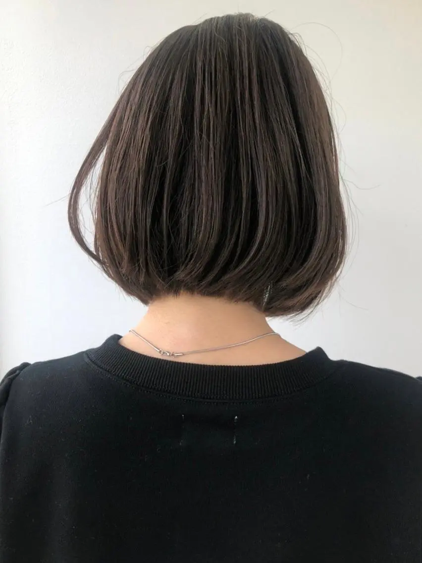 ミディアム 西村 唯楓のヘアスタイル