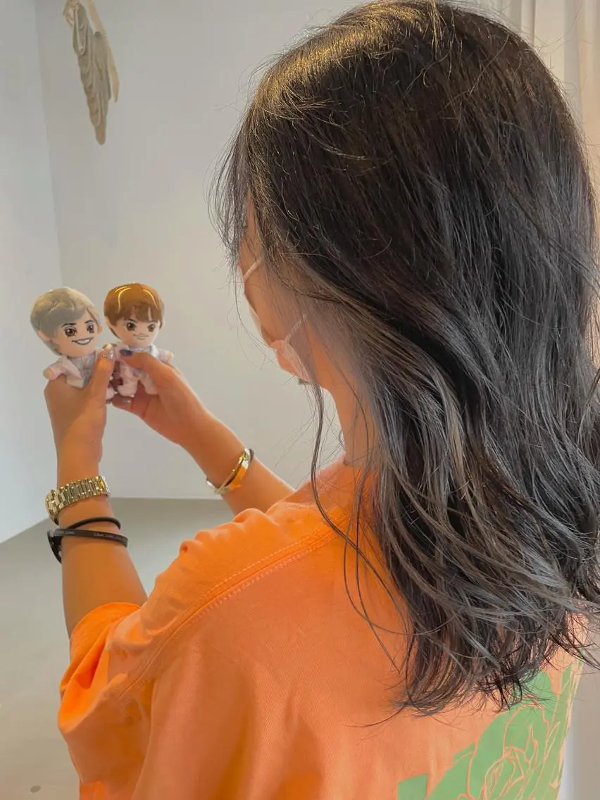 セミロング カラー ヘアアレンジ バレイヤージュ グレージュ インナーカラー シルバー レイヤーカット REONA🪽✨薬院 レイヤーカット🫧のヘアスタイル