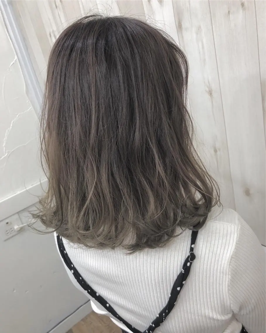 ミディアム Loob.TOKYO MIYA🌈のヘアスタイル