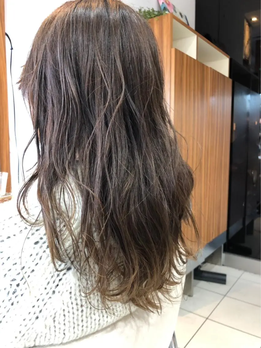 ミディアム カラー 白髪ぼかしハイライト 柳川拓哉のヘアスタイル