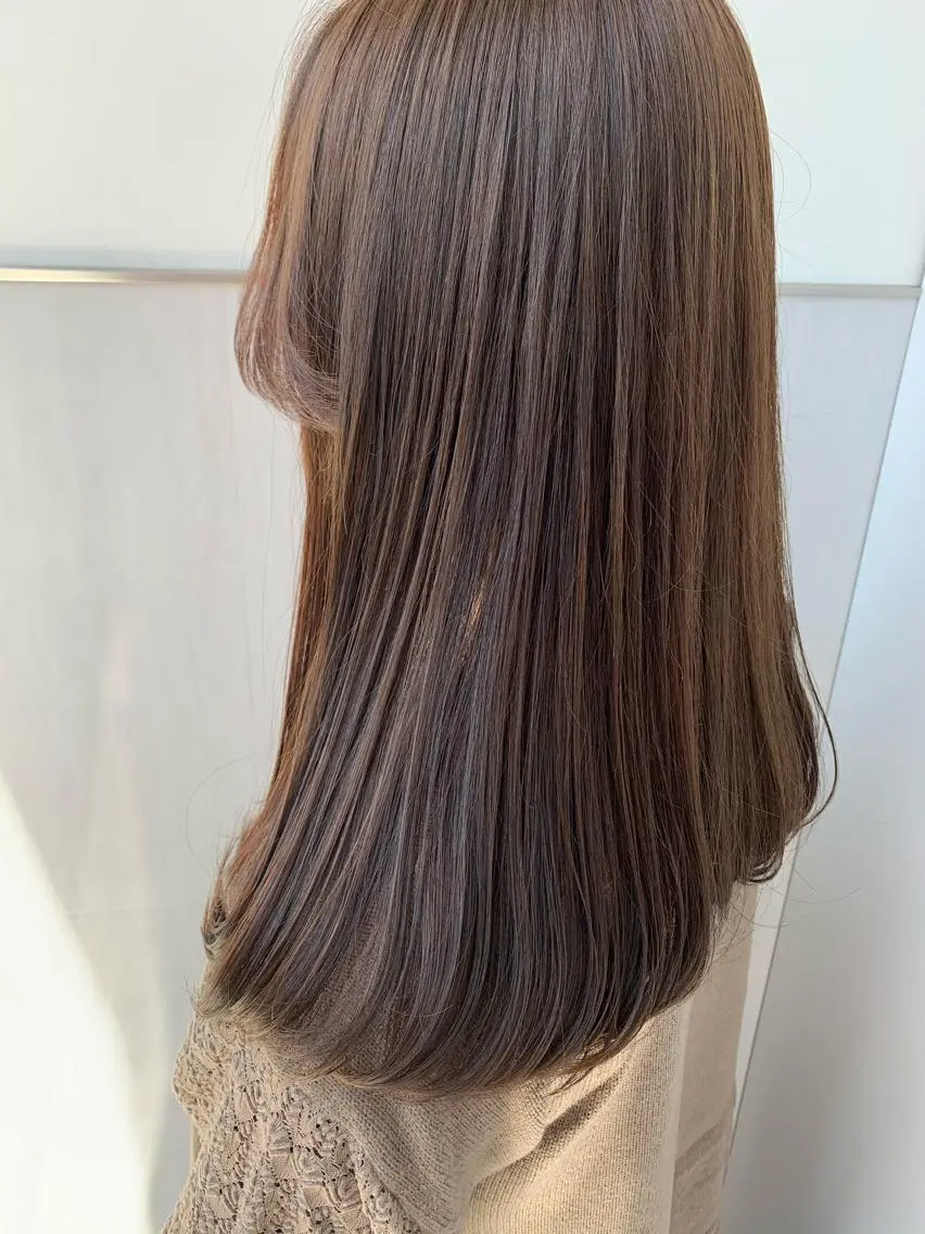 ロング カラー ベージュカラー 透明感カラー 梅本 有希のヘアスタイル