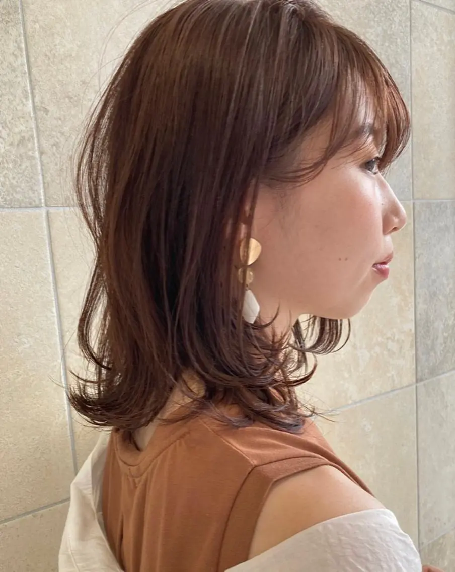 ミディアム カラー ベージュカラー ピンクカラー ピンクベージュ レイヤーカット カット トリートメント 田中 あかねのヘアスタイル