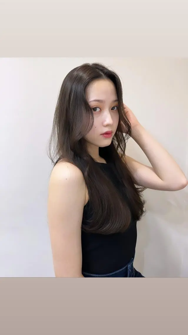 ロング ケアカラー くびれヘア 学生 髪質改善 ヨシンモリ 🤍🤍韓国ヘア おたけ🤍🤍のヘアスタイル