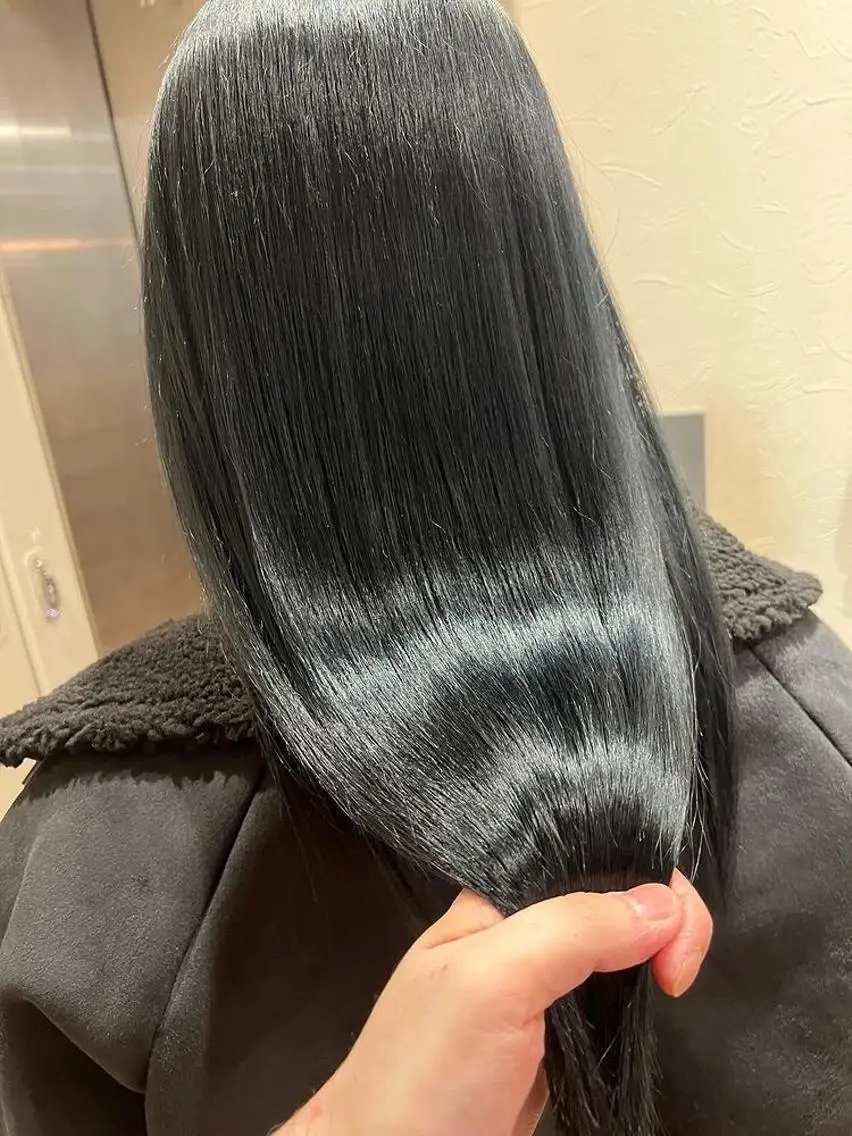 ロング カラー ヘアカラー トリートメント 韓国🇰🇷レイヤー 映える顔周り🩷のヘアスタイル