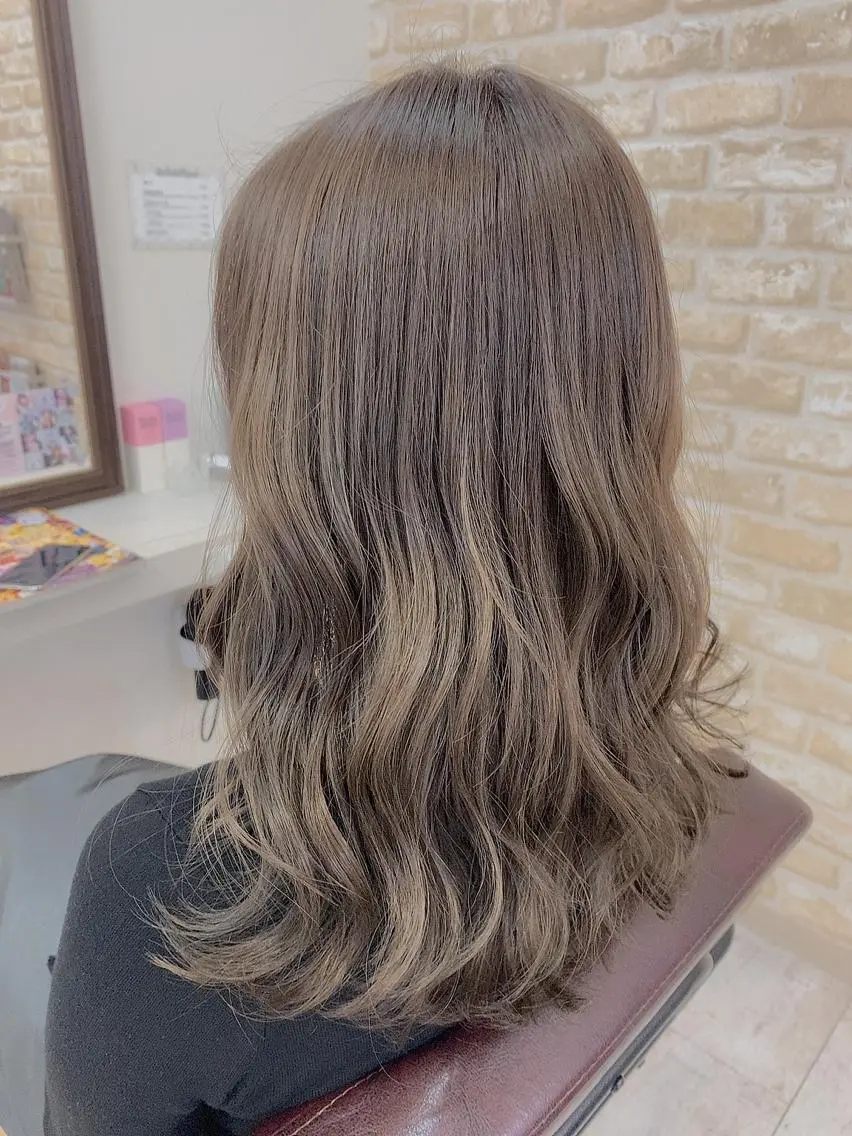 セミロング カラー グレージュ イルミナカラー オリーブグレージュ オリーブグレー 【eimee】 店長✂️TAKUMAのヘアスタイル