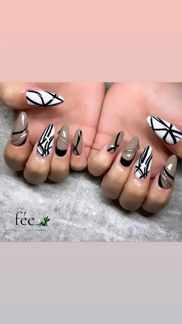 ネイル フットネイル ジェルネイル 韓国ネイル マグネットネイル ミラーネイル ハンドネイル nail salon fee（フィー）のネイルデザイン