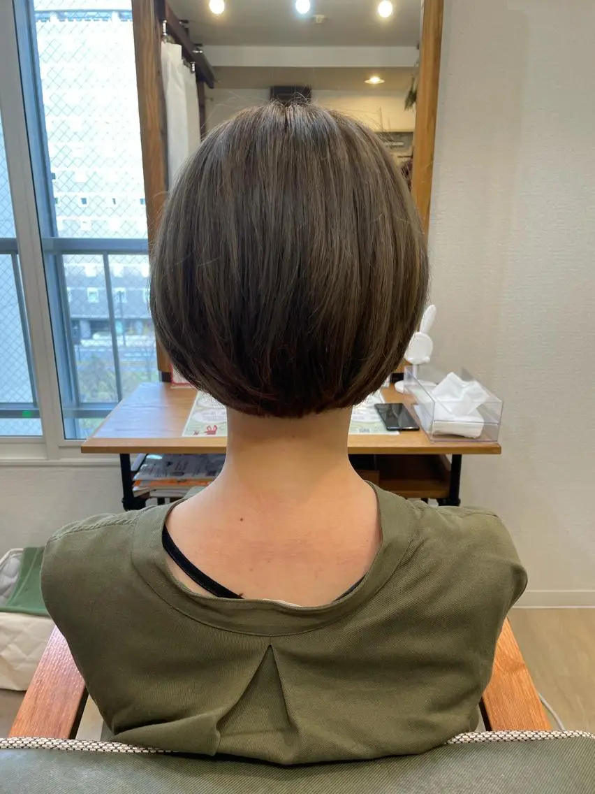 ショート カラー ダブルカラー ボブ ワイドバング カット HempBeauty 浅野アサミのヘアスタイル