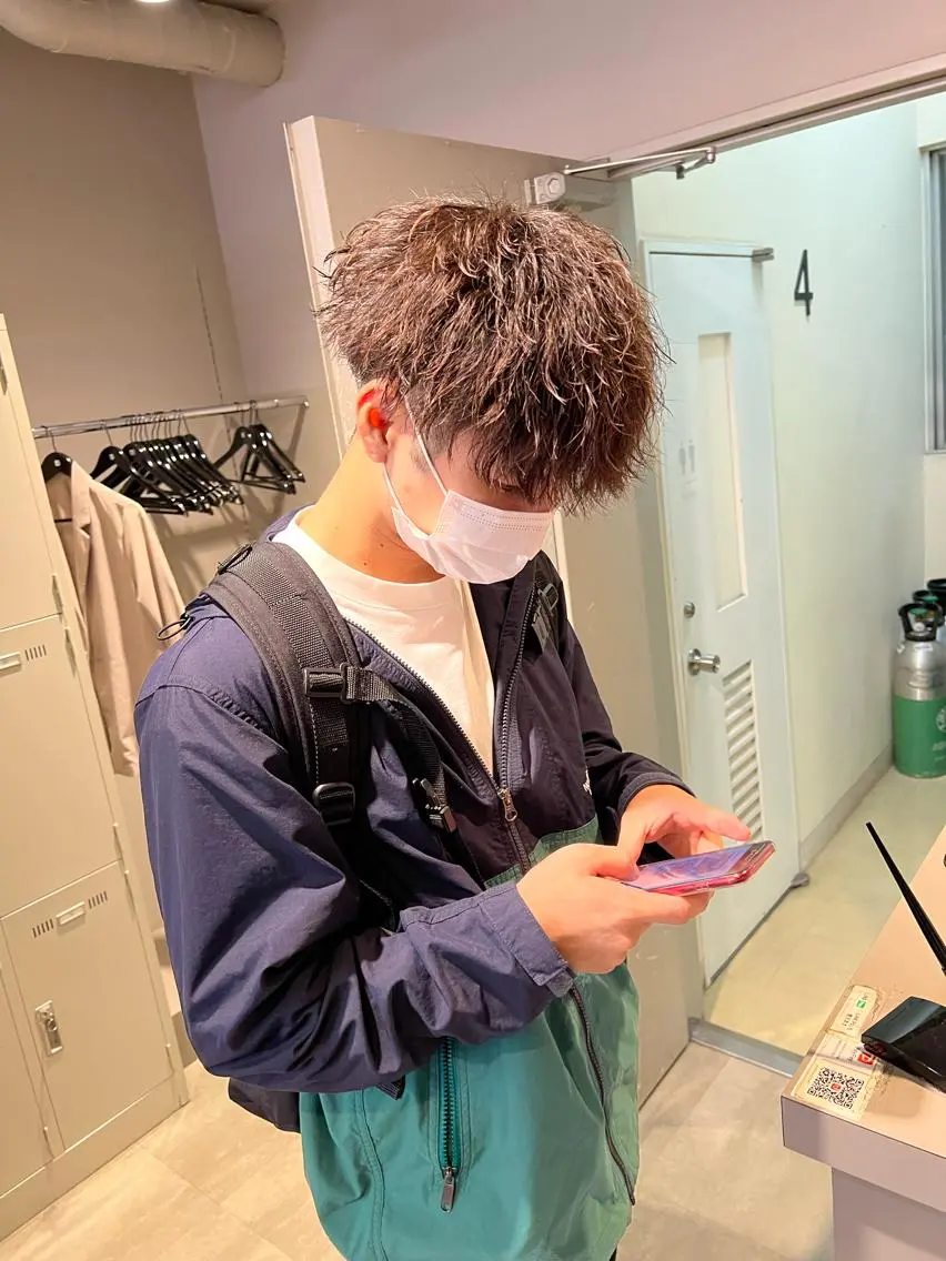 ショート カラー パーマ メンズ メンズパーマ特化 TAIGAのヘアスタイル
