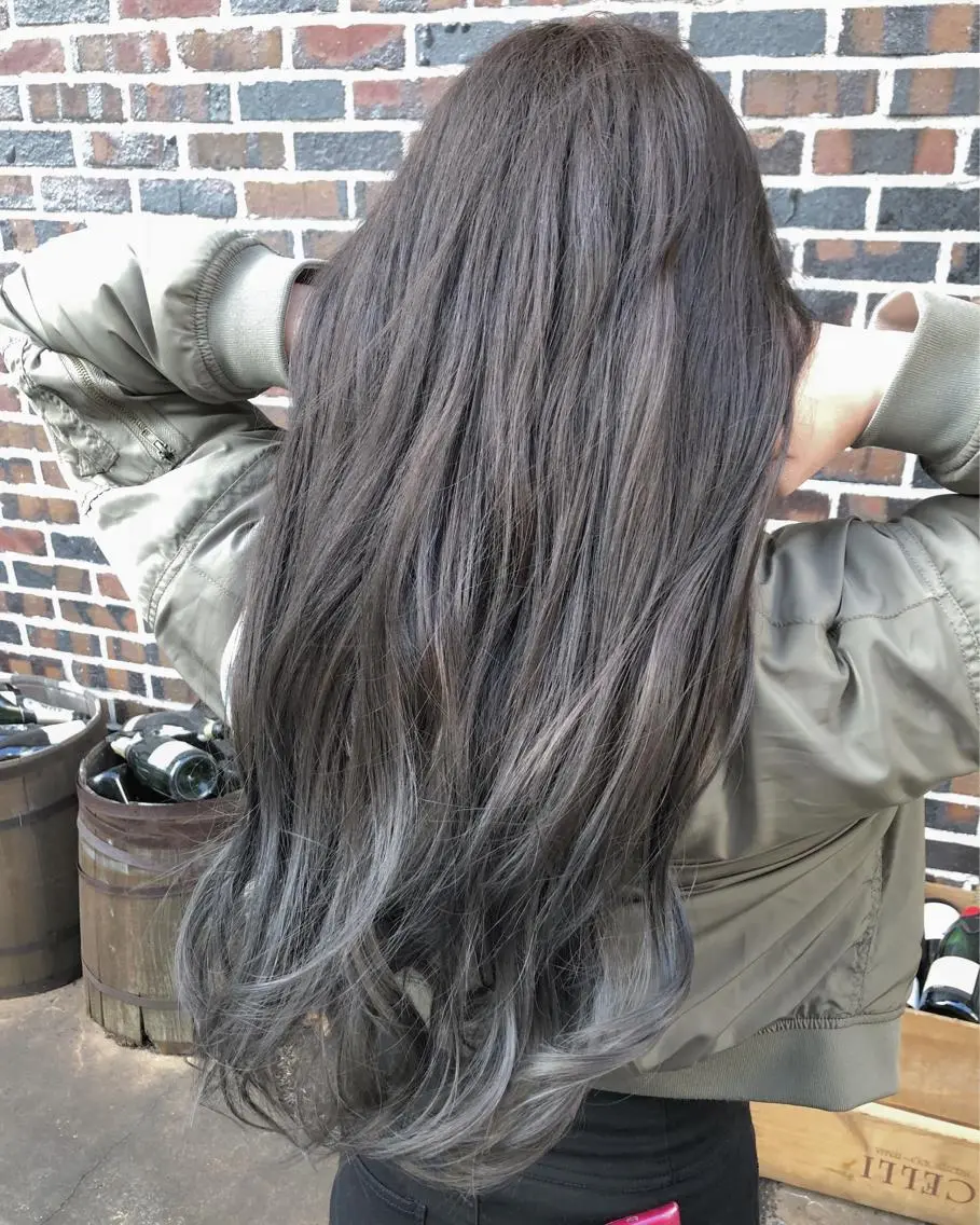 ロング カラー パーマ ヘアアレンジ 透明感カラー デザインカラー グラデーションカラー グレージュ enurk店 🍋 M I K U  *のその他イメージ