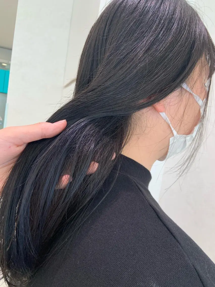 ロング カラー パーマ ヘアアレンジ カット ヘアカラー トリートメント ハイトーンカラー🤍 山下 優華のヘアスタイル