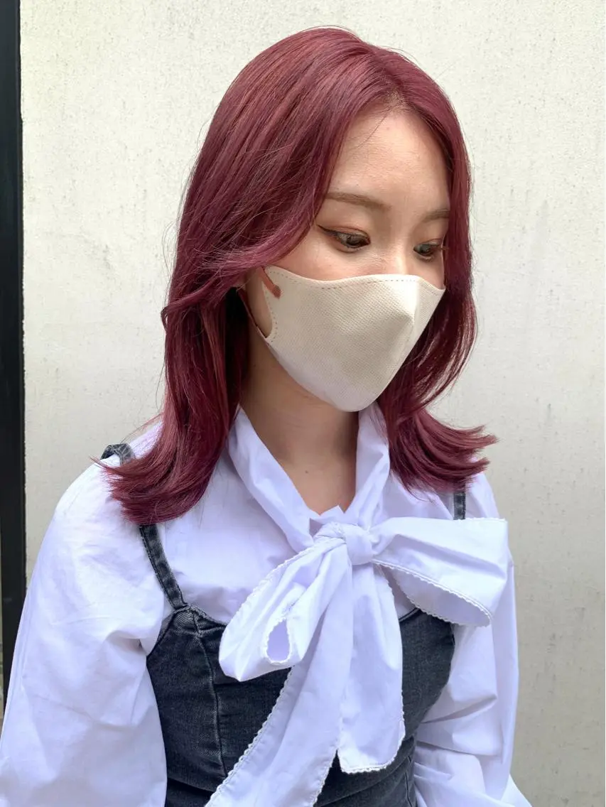 ミディアム カラー ヘアアレンジ ブリーチ ヘアカラー トリートメント yuka .のヘアスタイル