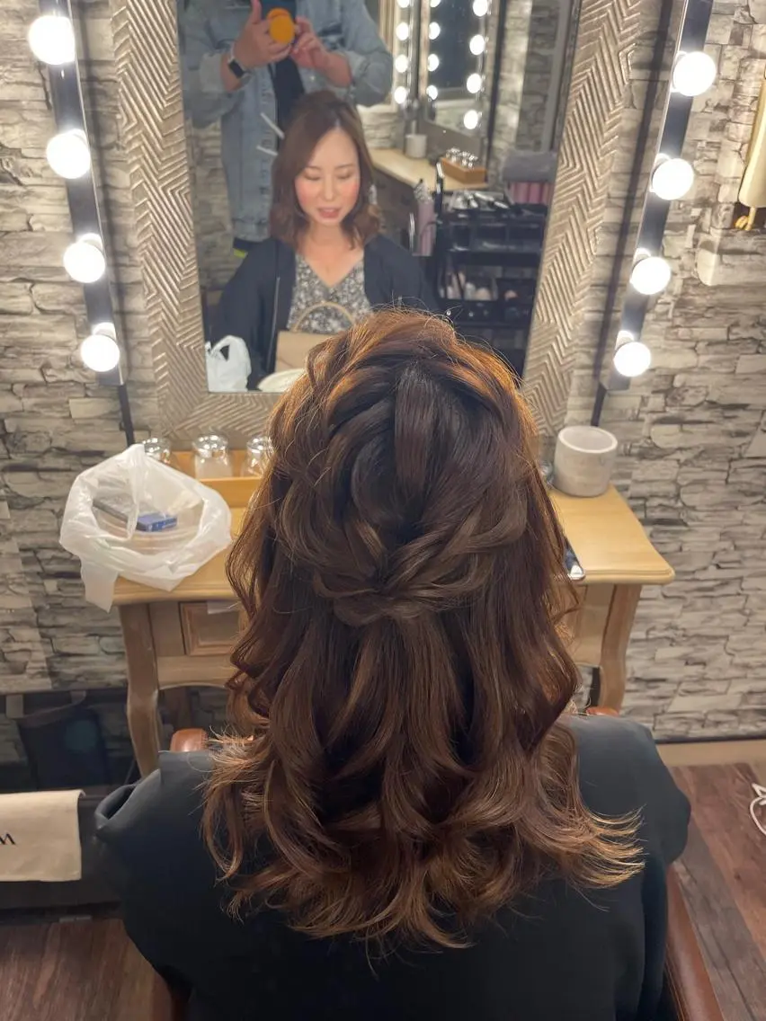 ミディアム ヘアアレンジ 三つ編み hair make  Lucciのヘアスタイル