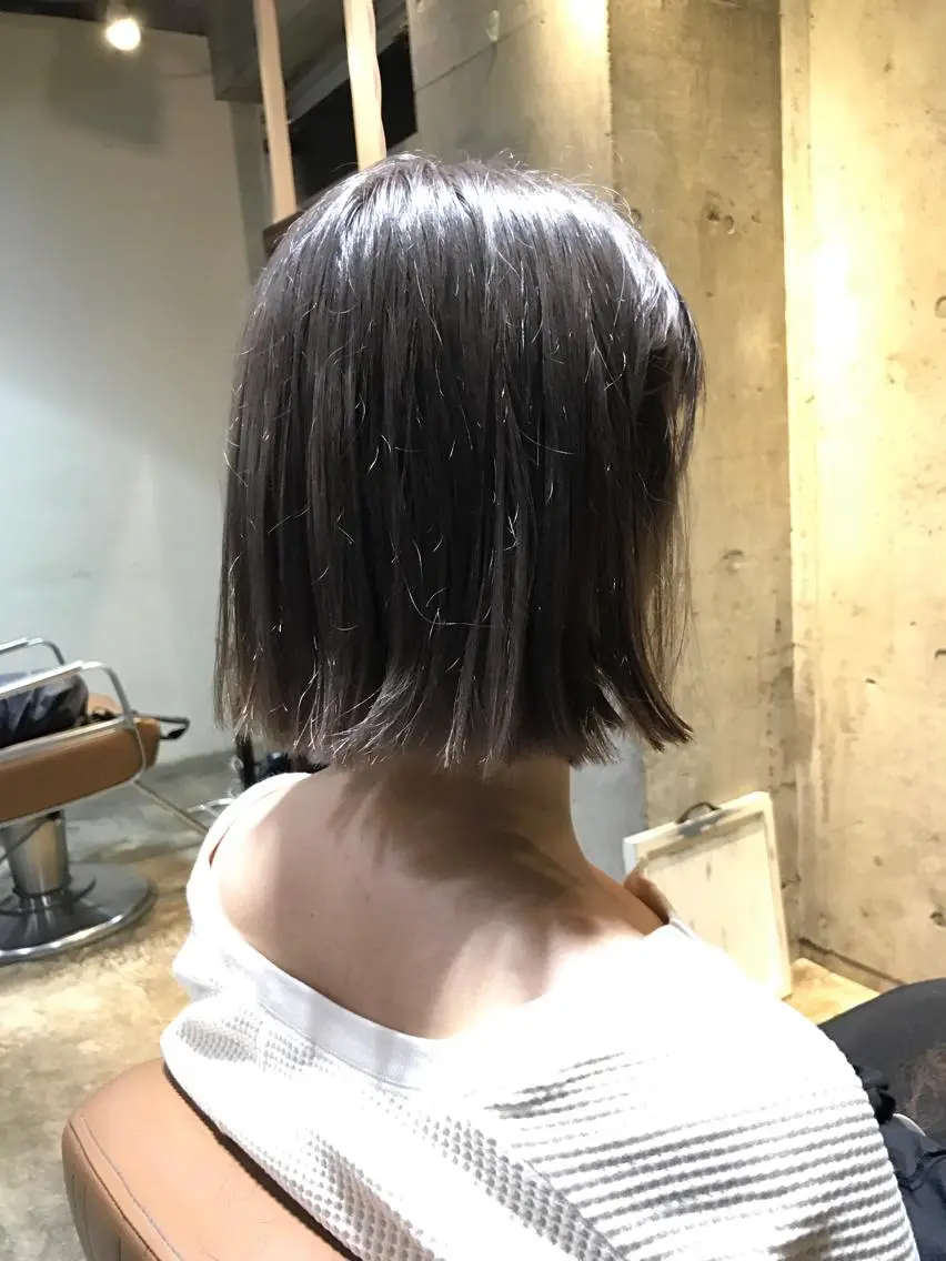 ショート カラー ブリーチ グレージュ サロンドミルク 原宿のヘアスタイル