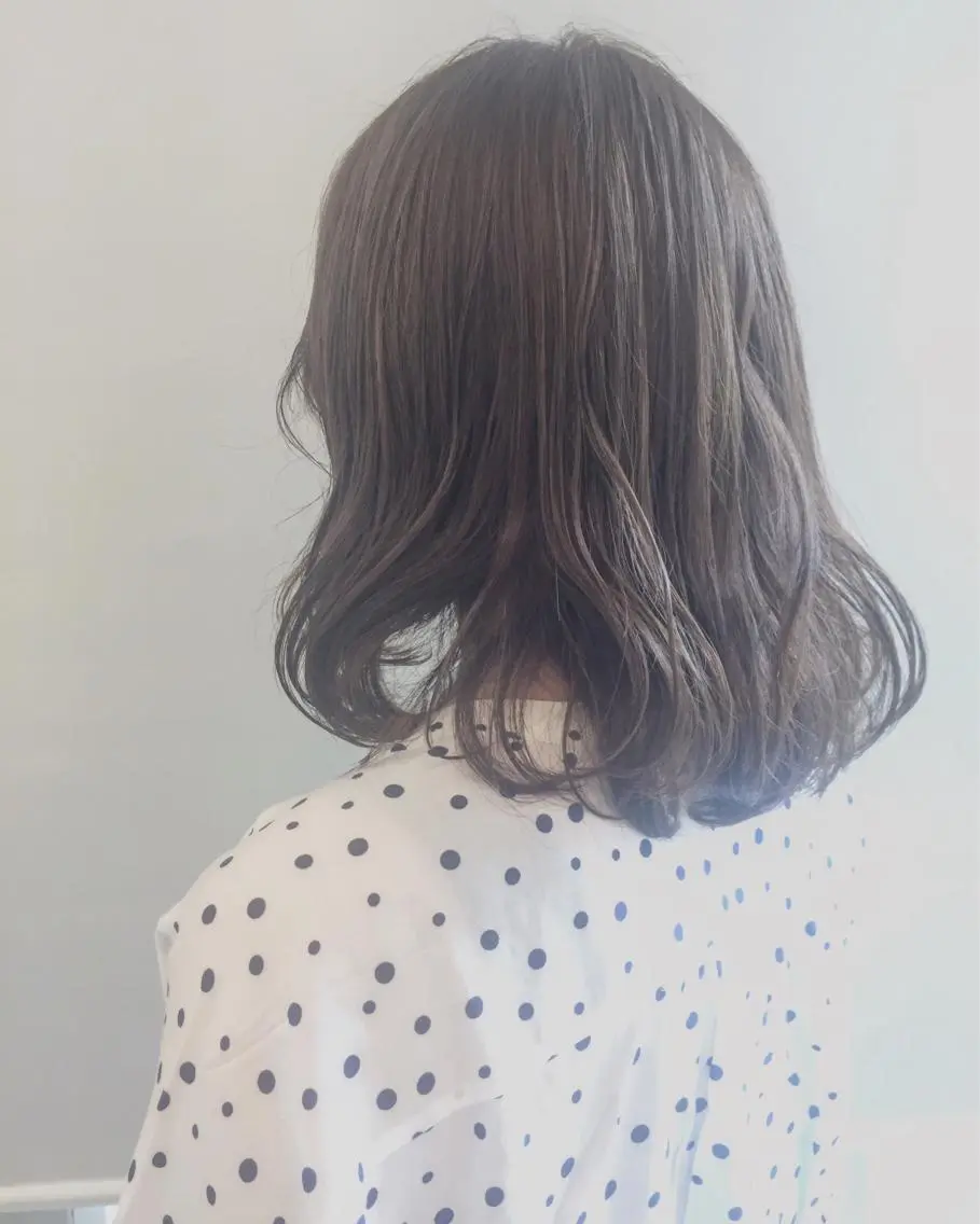 ミディアム カラー アッシュ ベージュカラー 齋藤 咲のヘアスタイル