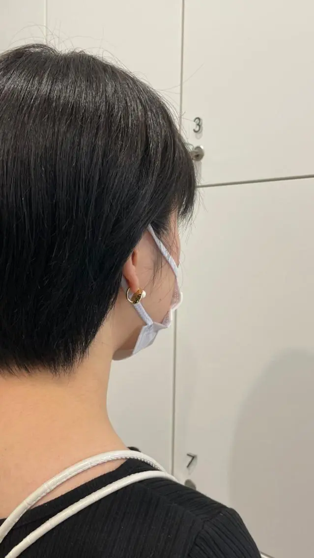 ショート カラー 中根 麻友香のヘアスタイル