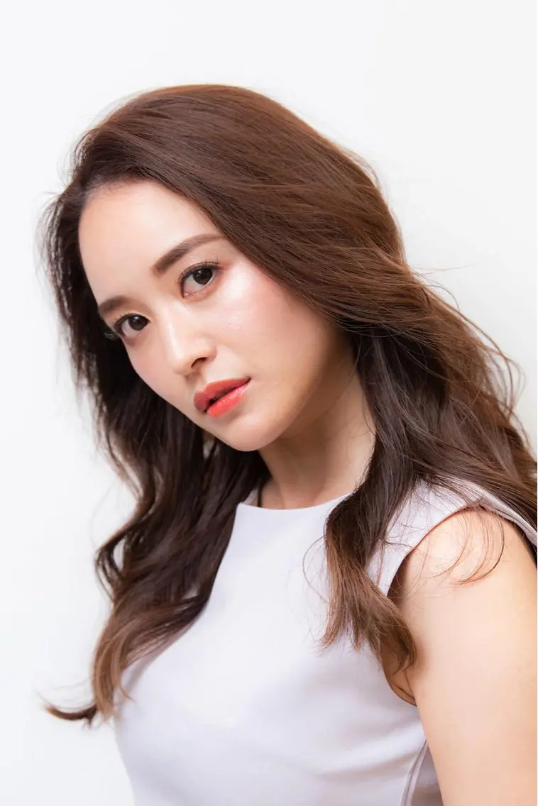 ロング フェザー/波巻き 雫石大夢のヘアスタイル