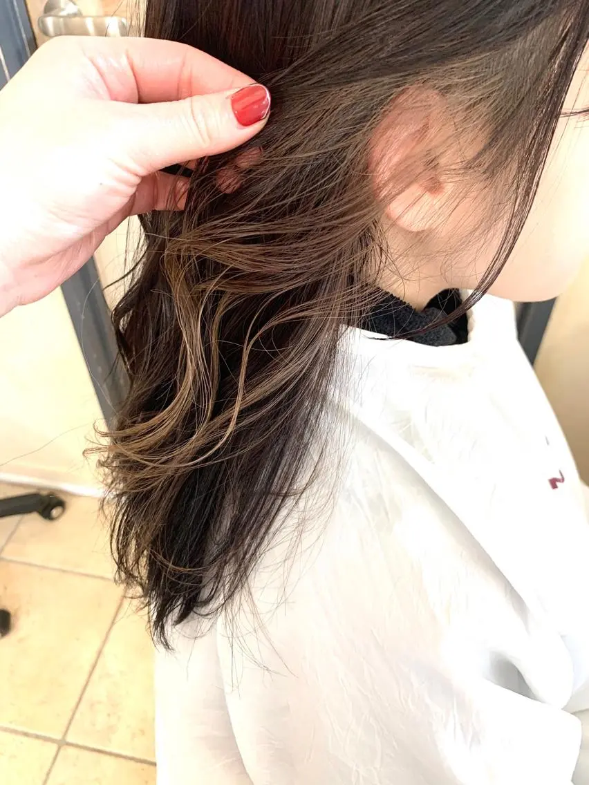 ロング カラー ベージュカラー インナーカラー ヘアカラー ✨カラー支持No.1 🧸ワキ カナコ🧸のヘアスタイル