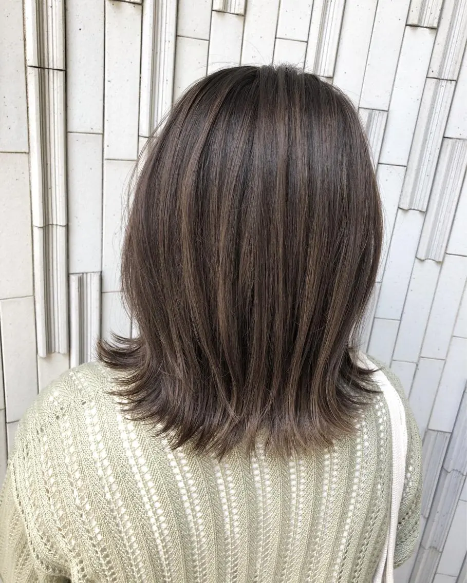 ミディアム カラー ベージュカラー ハイライトカラー ハイライト ヘアカラー トリートメント 🍊新宿南口🍊 ERINAのヘアスタイル