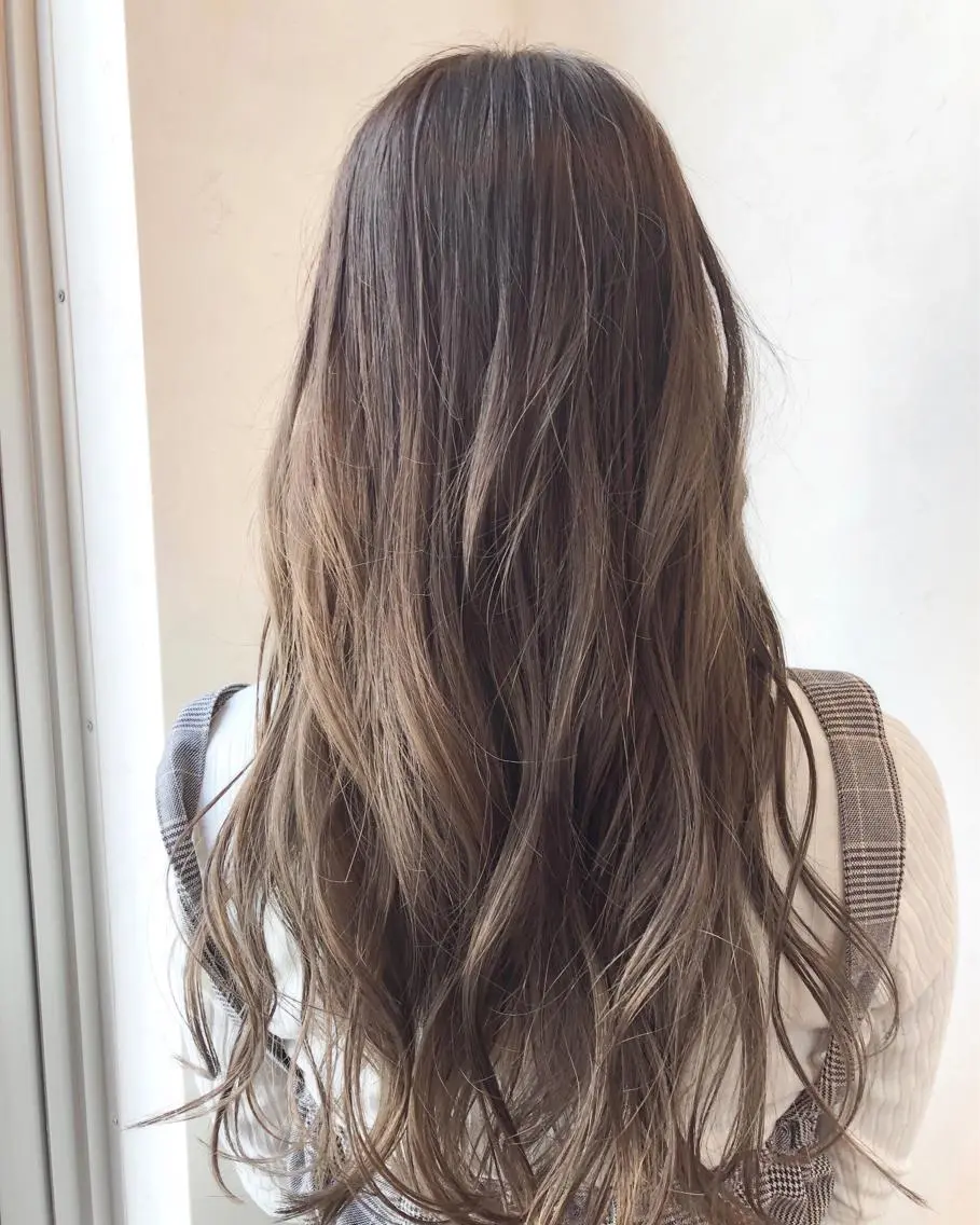ロング カラー グラデーションカラー TOWA 野村　コウダイのヘアスタイル