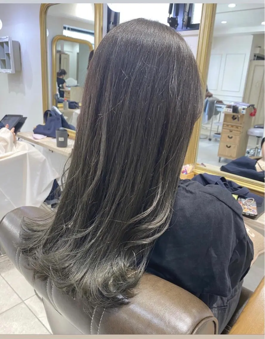 ロング カラー ブリーチ シルバー ミルクティーベージュ /三村克彦のヘアスタイル