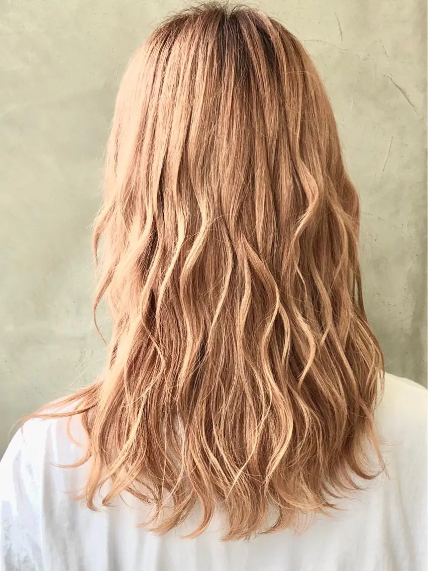 カラー ブリーチ ショート・ボブ 徳竹淳一のヘアスタイル