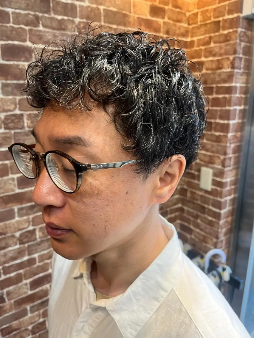 ショート カラー パーマ ヘアアレンジ メンズ キッズ ネイル マツエク・マツパ アイブロウ メンズブリーチ メンズハイライト メンズインナーカラー メンズ韓国風 ブリーチ 久木原 ゆりのヘアスタイル