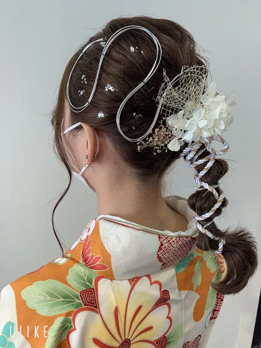 セミロング ヘアアレンジ 卒業式のヘアスタイル saki🌷 Emmyのマツエク・マツパデザイン