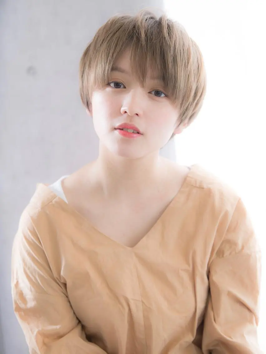 ショート カラー レイヤーカット✂️ 横浜No1♡下鳥翔子のヘアスタイル