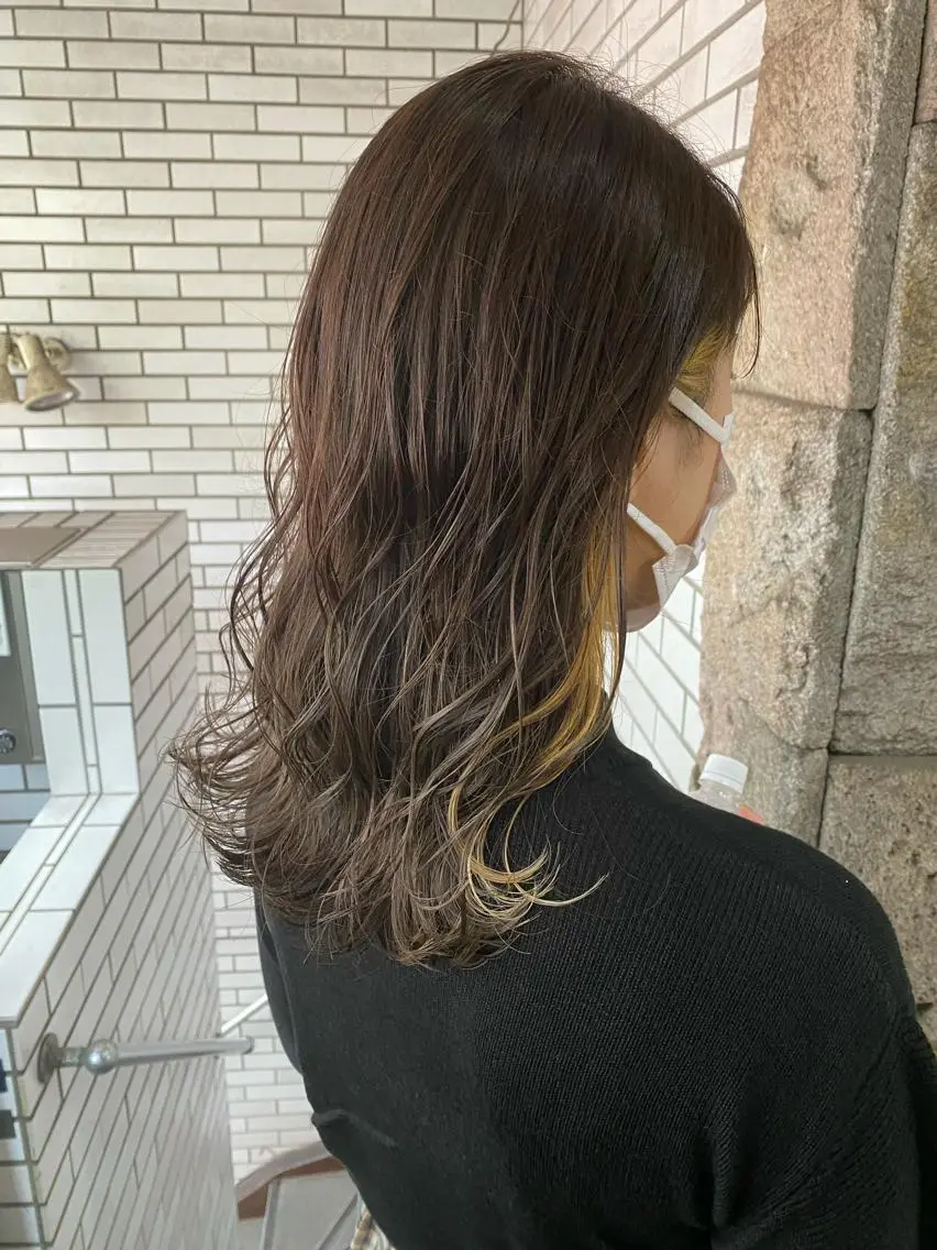 セミロング カラー ベージュカラー ハイトーンカラー ハイトーンベージュ インナーカラー ヘアカラー トリートメント 萩原 凌✄のヘアスタイル