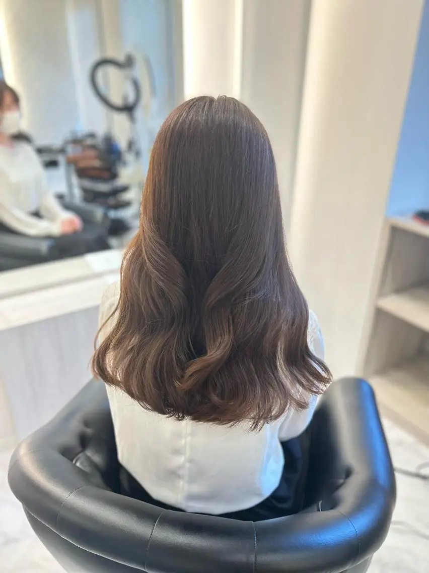 ロング カラー カット ヘアカラー トリートメント emi/髪質改善/ 韓国風/艶カラーのヘアスタイル