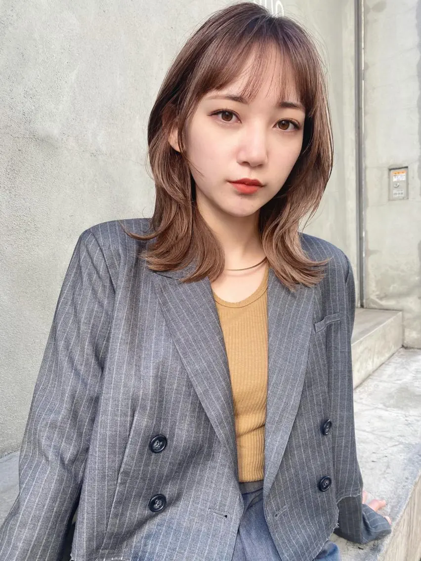ミディアム くびれヘア くびれレイヤー レイヤーカット 鎌倉 彩のヘアスタイル